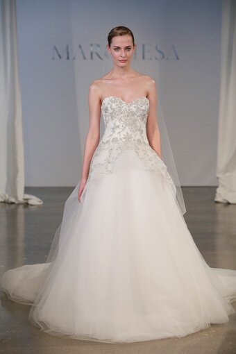 2025-ilkbahar-yaz-gelinlik-modelleri-17