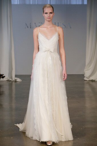 2025-ilkbahar-yaz-gelinlik-modelleri-18