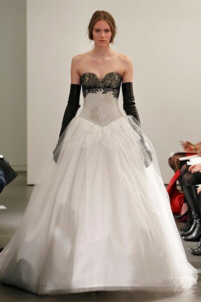 2025-ilkbahar-yaz-gelinlik-modelleri-2